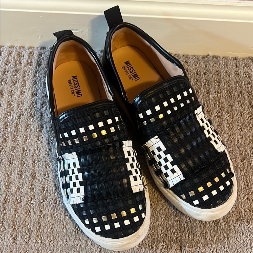 Mossimo Black and White Woven Slip-On